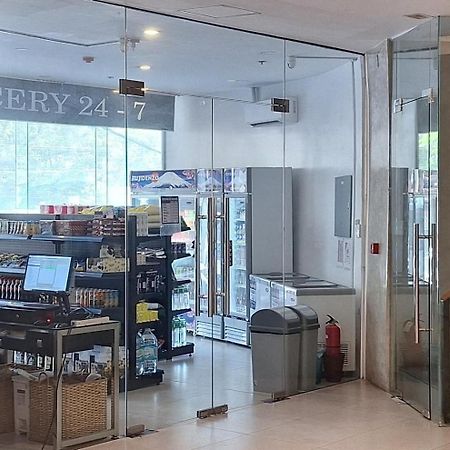 Modern & Comfy Studio - Steps From Ayala Mall, Cebu City Экстерьер фото