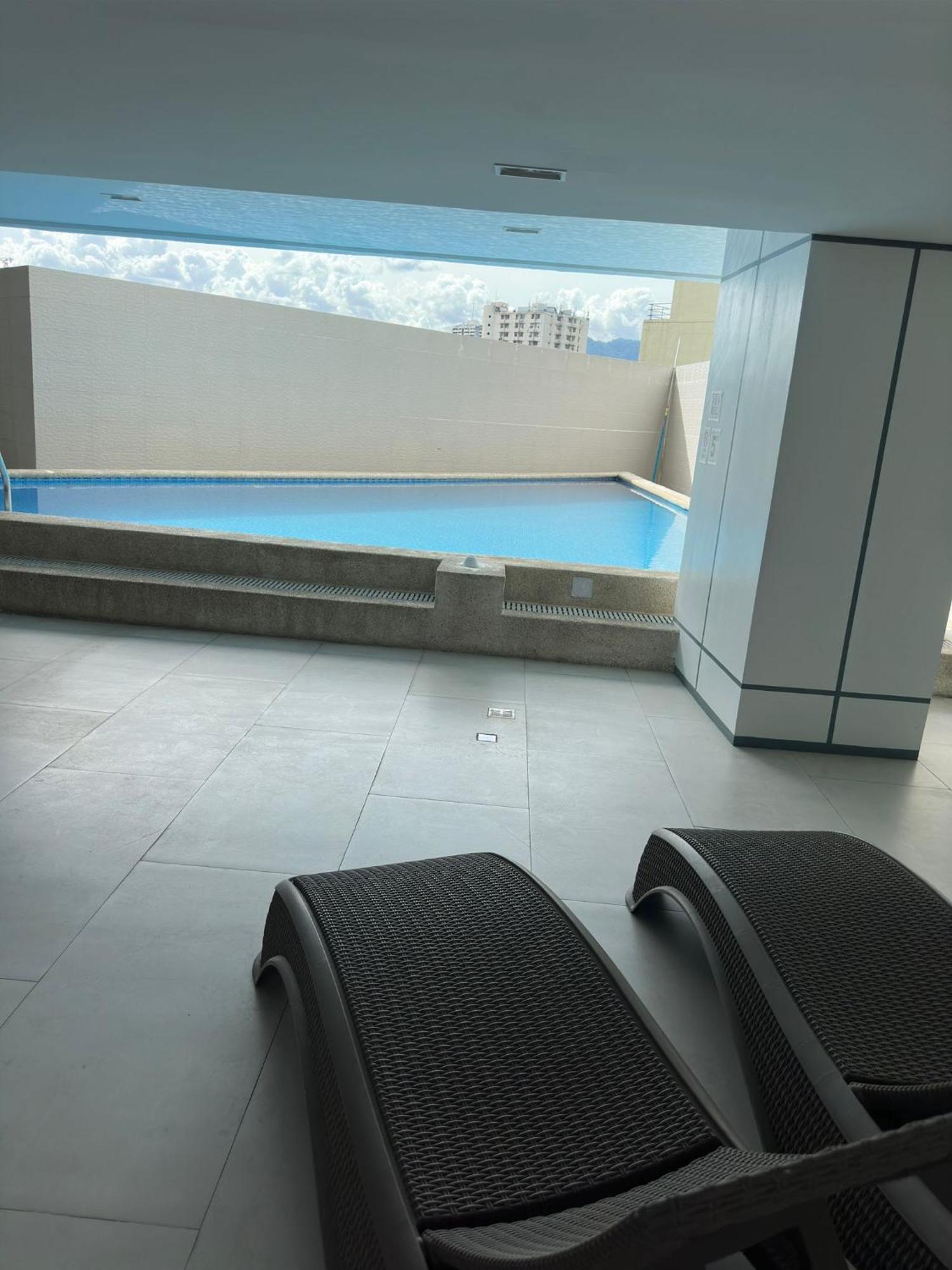 Modern & Comfy Studio - Steps From Ayala Mall, Cebu City Экстерьер фото