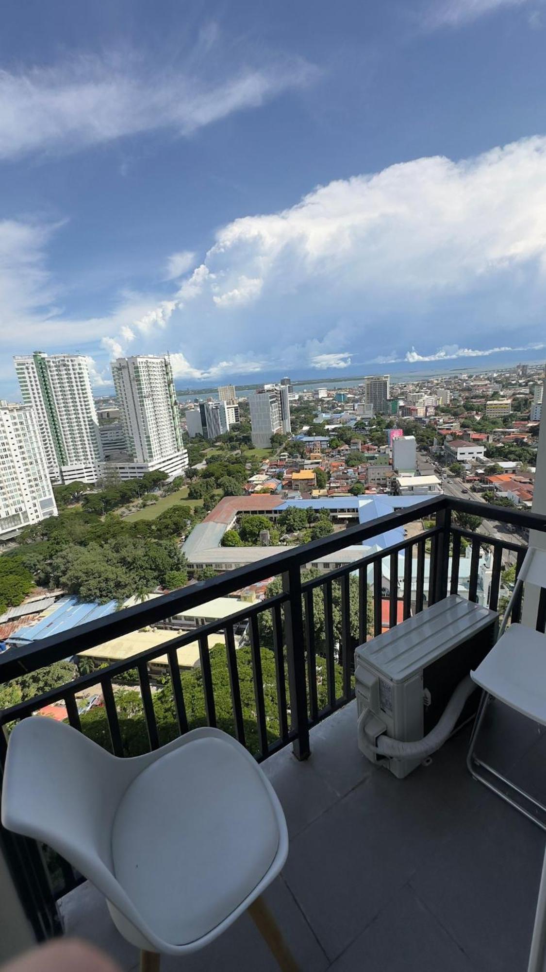 Modern & Comfy Studio - Steps From Ayala Mall, Cebu City Экстерьер фото
