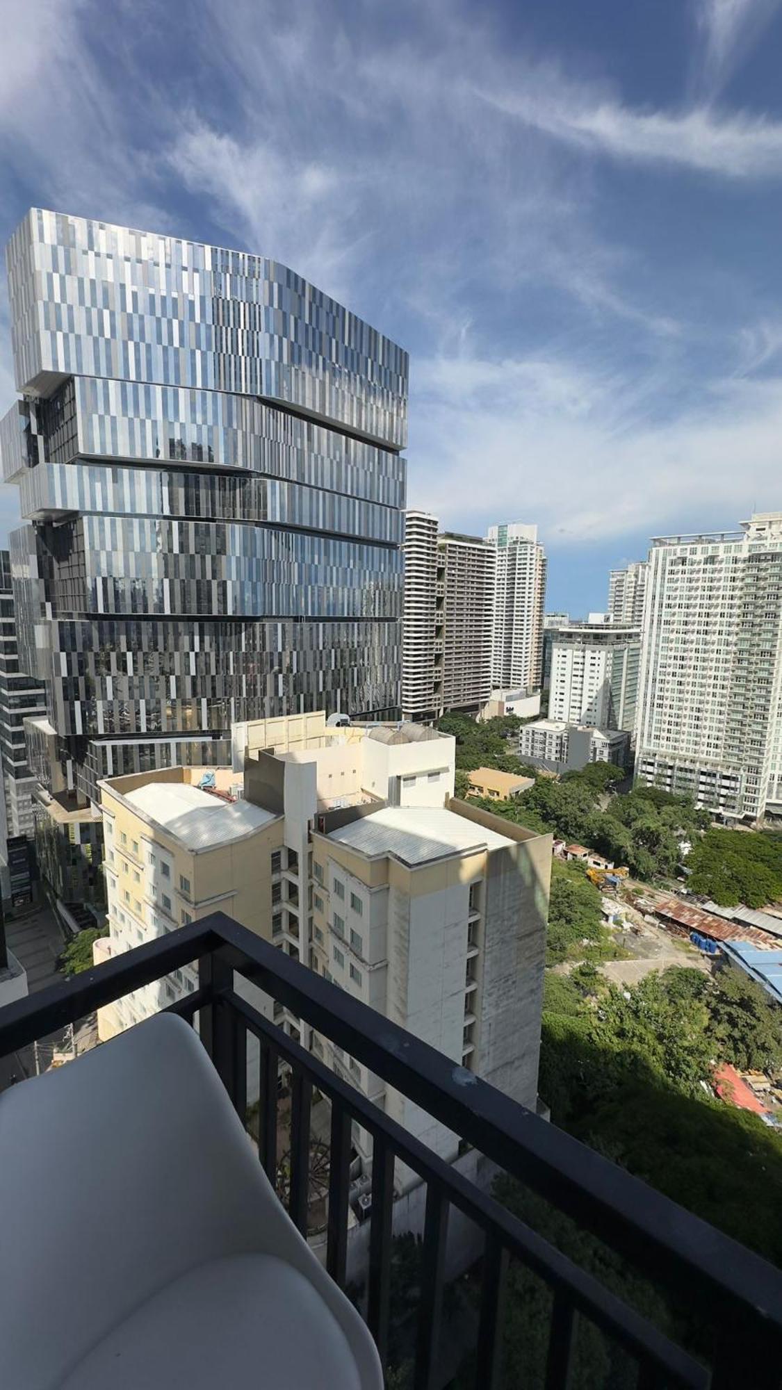 Modern & Comfy Studio - Steps From Ayala Mall, Cebu City Экстерьер фото