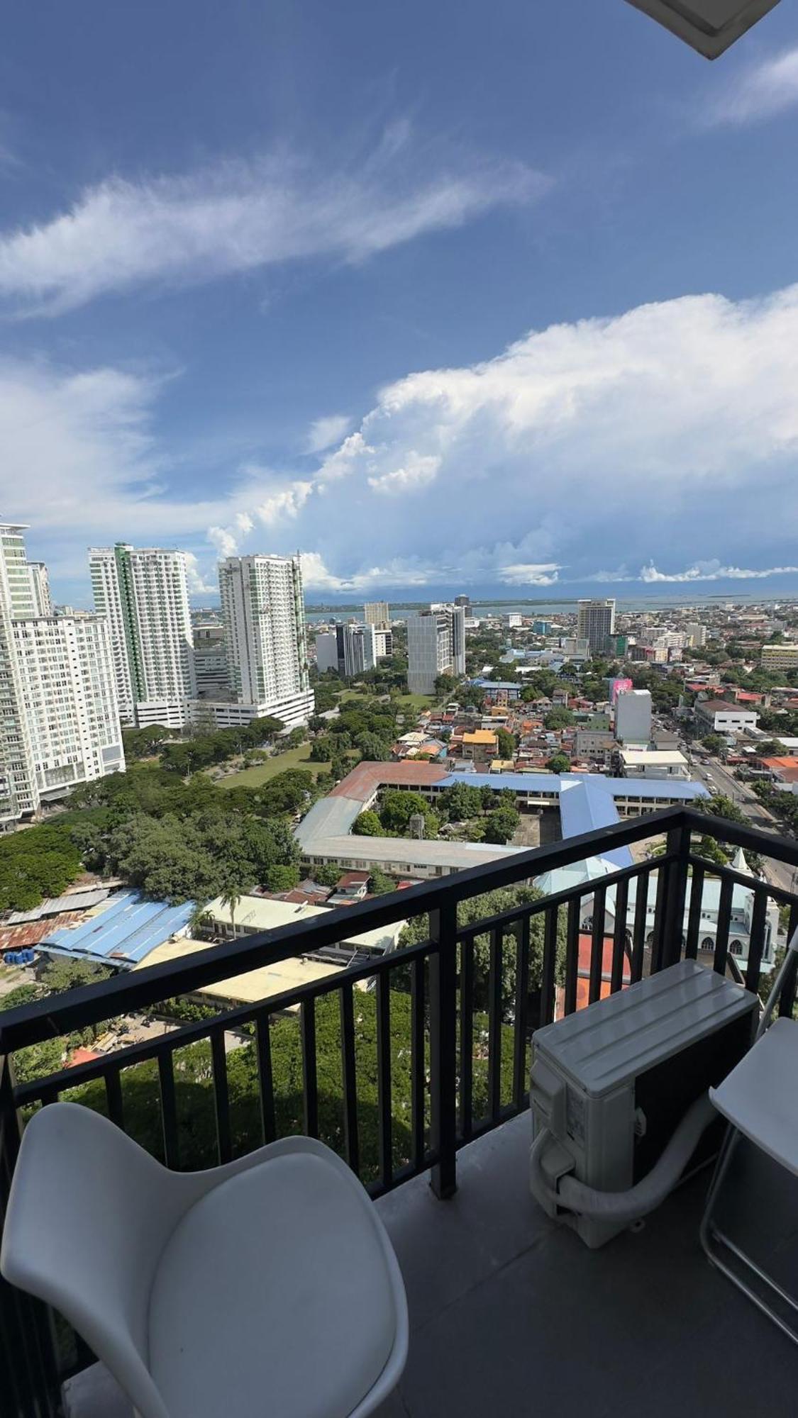 Modern & Comfy Studio - Steps From Ayala Mall, Cebu City Экстерьер фото